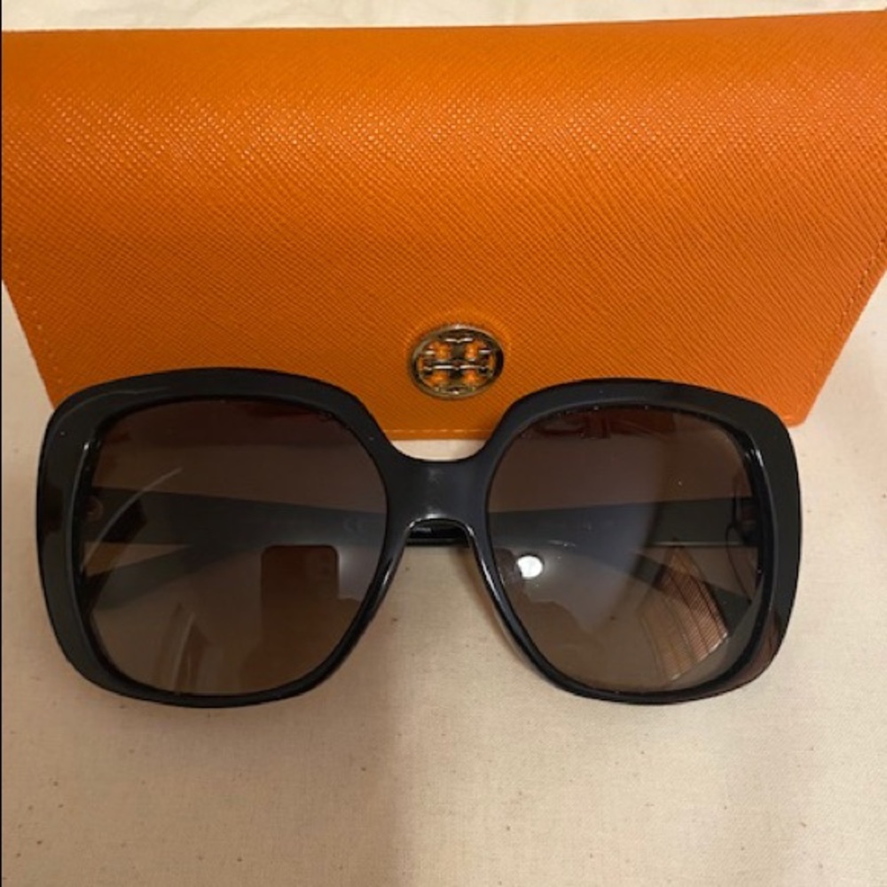 Tory Burch Sunglasses. Excellent Conditions.